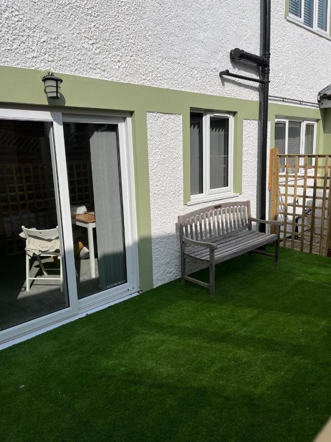April Lodge Poole Exterior photo